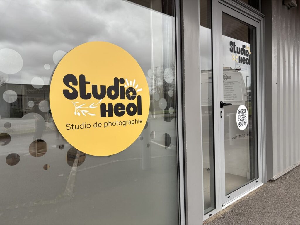 studio_heol_pont-scorff_enseigne_vitrine_2